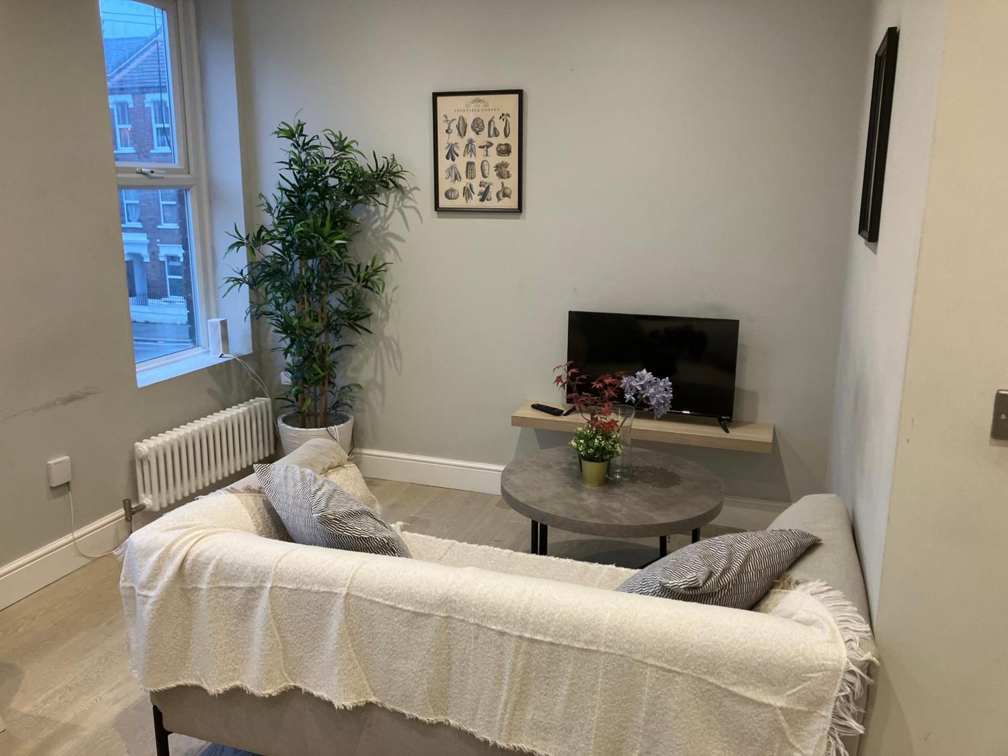 Brilliant 2 Bed Apartment - Spacious, Central & Well-Connected London Eksteriør billede