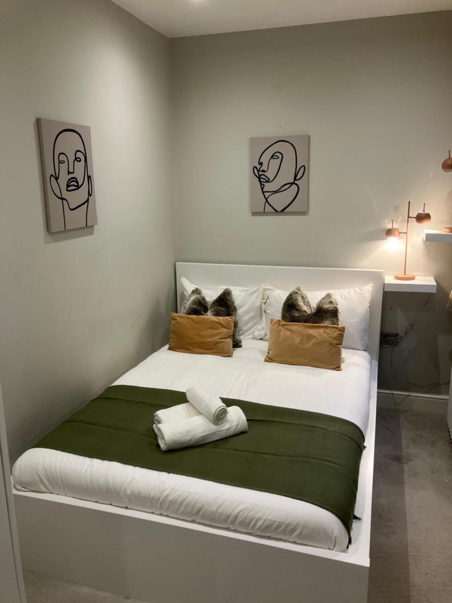 Brilliant 2 Bed Apartment - Spacious, Central & Well-Connected London Eksteriør billede