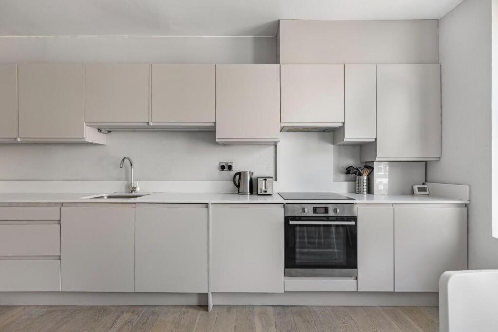 Brilliant 2 Bed Apartment - Spacious, Central & Well-Connected London Eksteriør billede