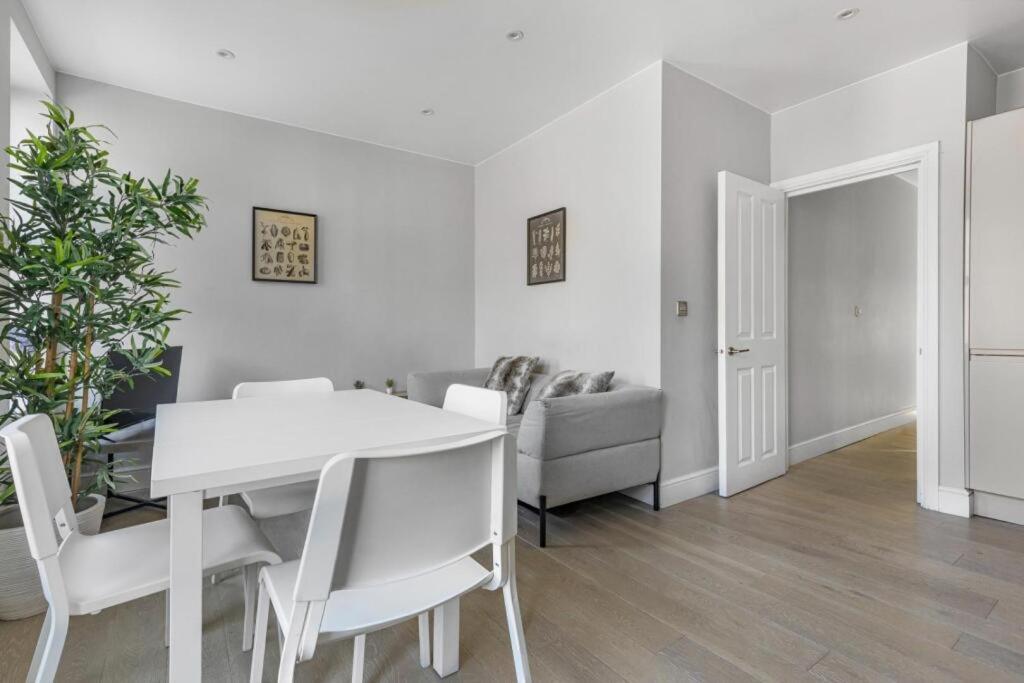 Brilliant 2 Bed Apartment - Spacious, Central & Well-Connected London Eksteriør billede