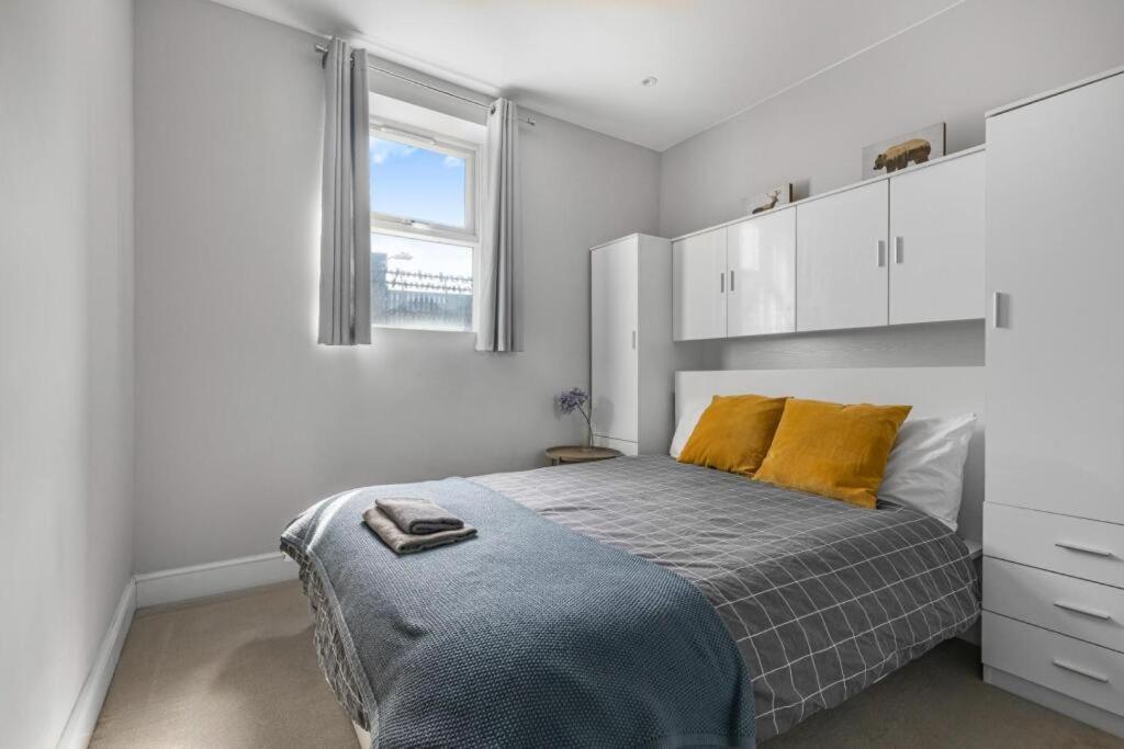 Brilliant 2 Bed Apartment - Spacious, Central & Well-Connected London Eksteriør billede