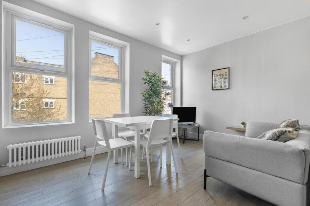 Brilliant 2 Bed Apartment - Spacious, Central & Well-Connected London Eksteriør billede